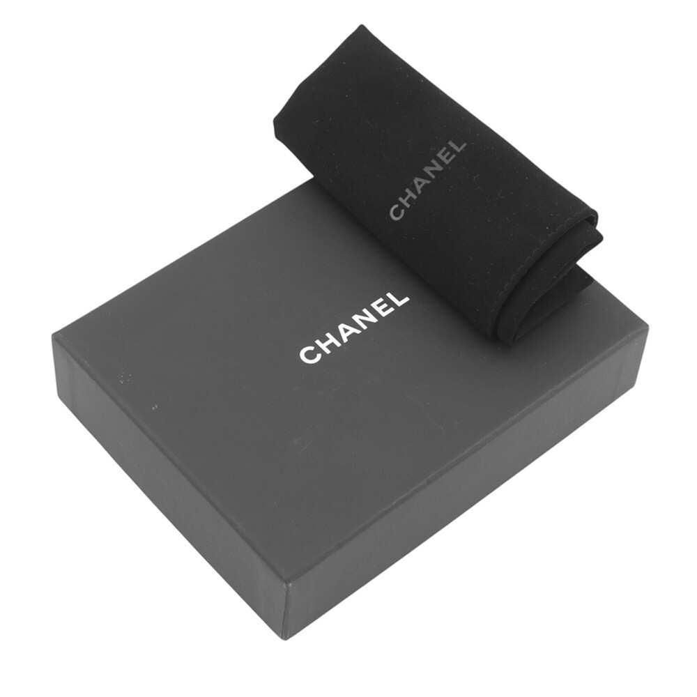 CHANEL White Caviar Leather Logo Wallet - Picture 14 of 14